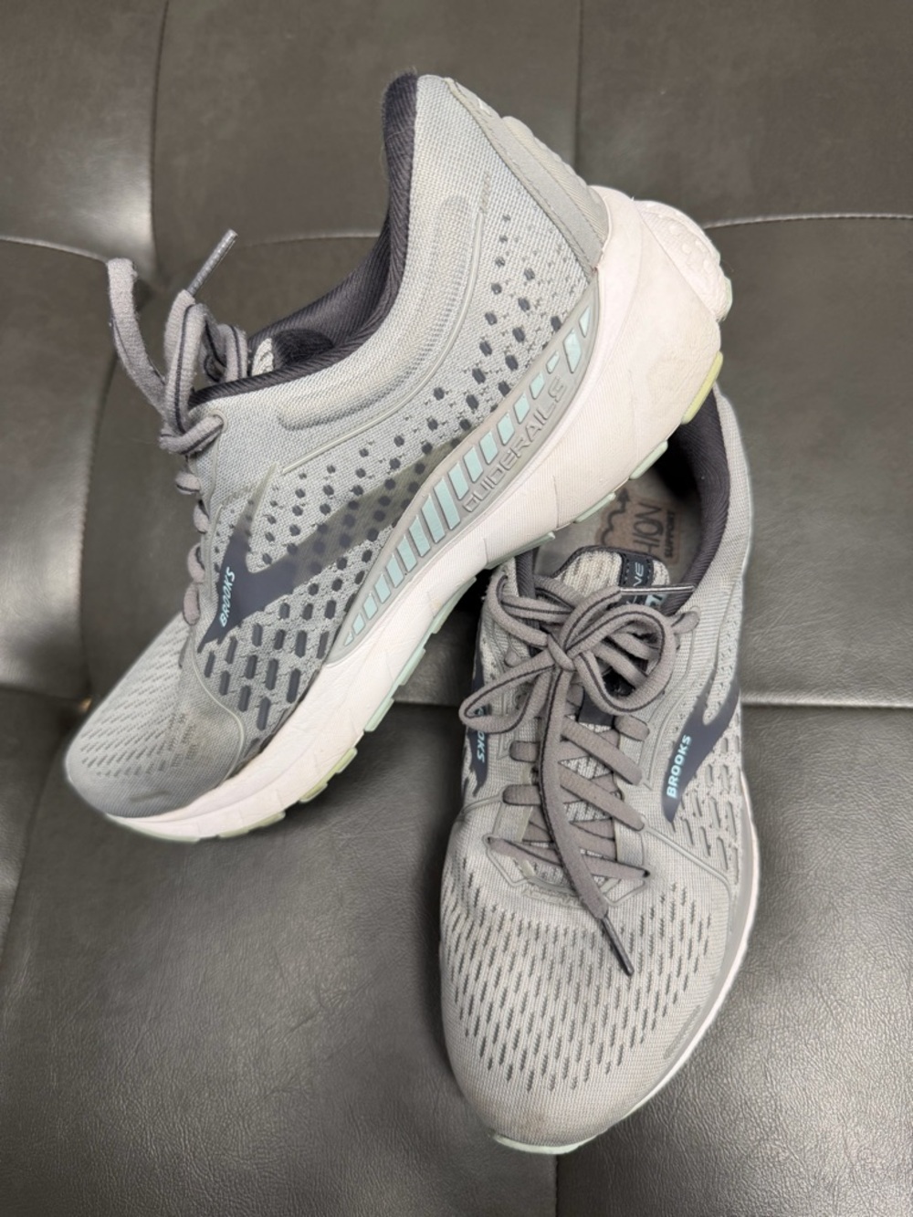 Brooks Women's Light Gray Athletic Running Shoes